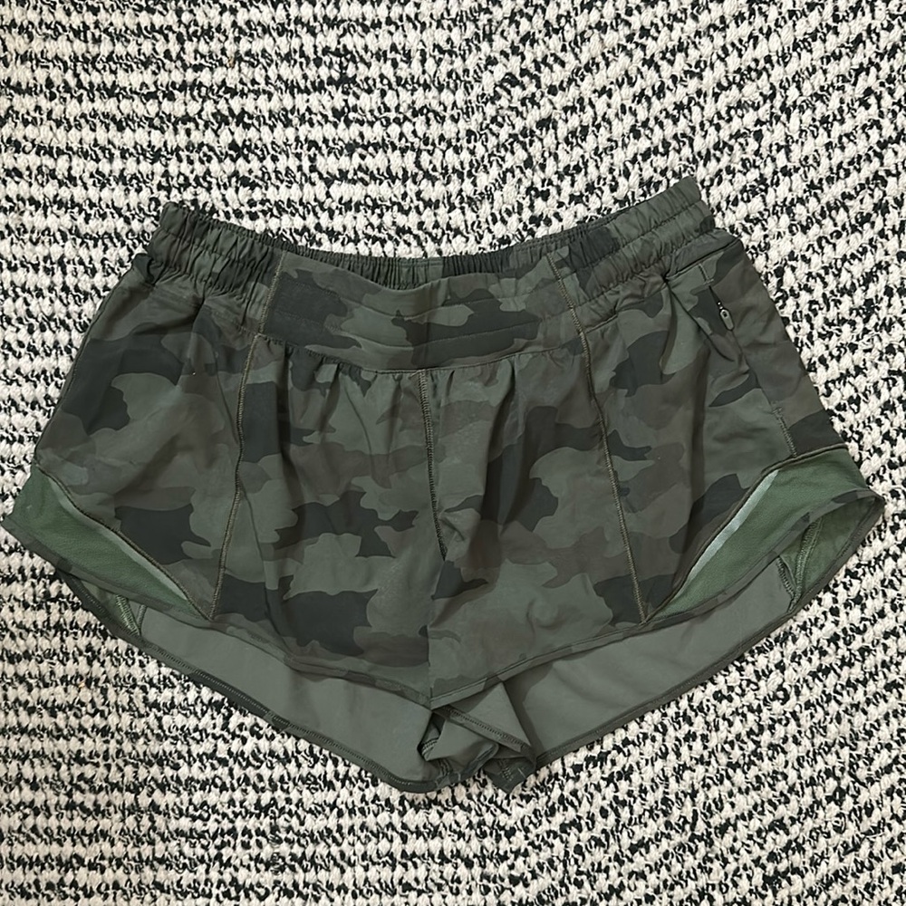 Hotty Hot Lined 2.5” Shorts